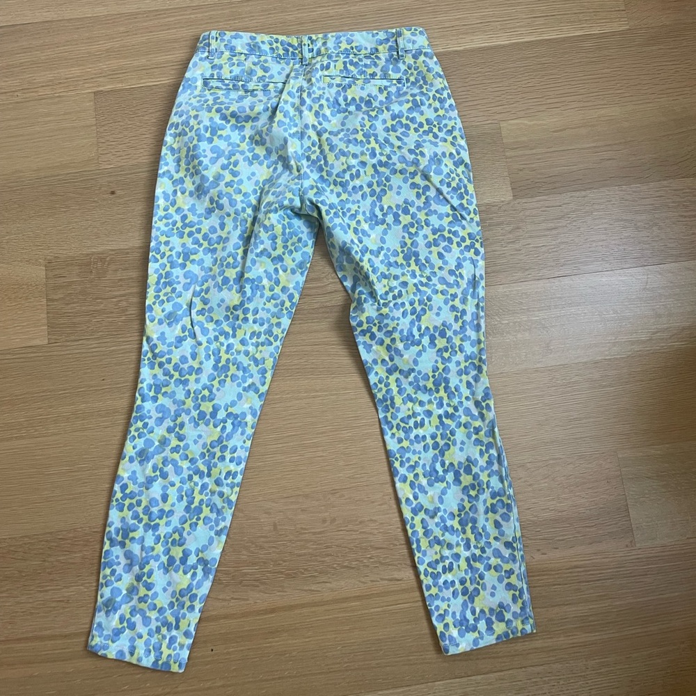 Summer, cotton ankle pants from GAP circa 2006. Great condition!